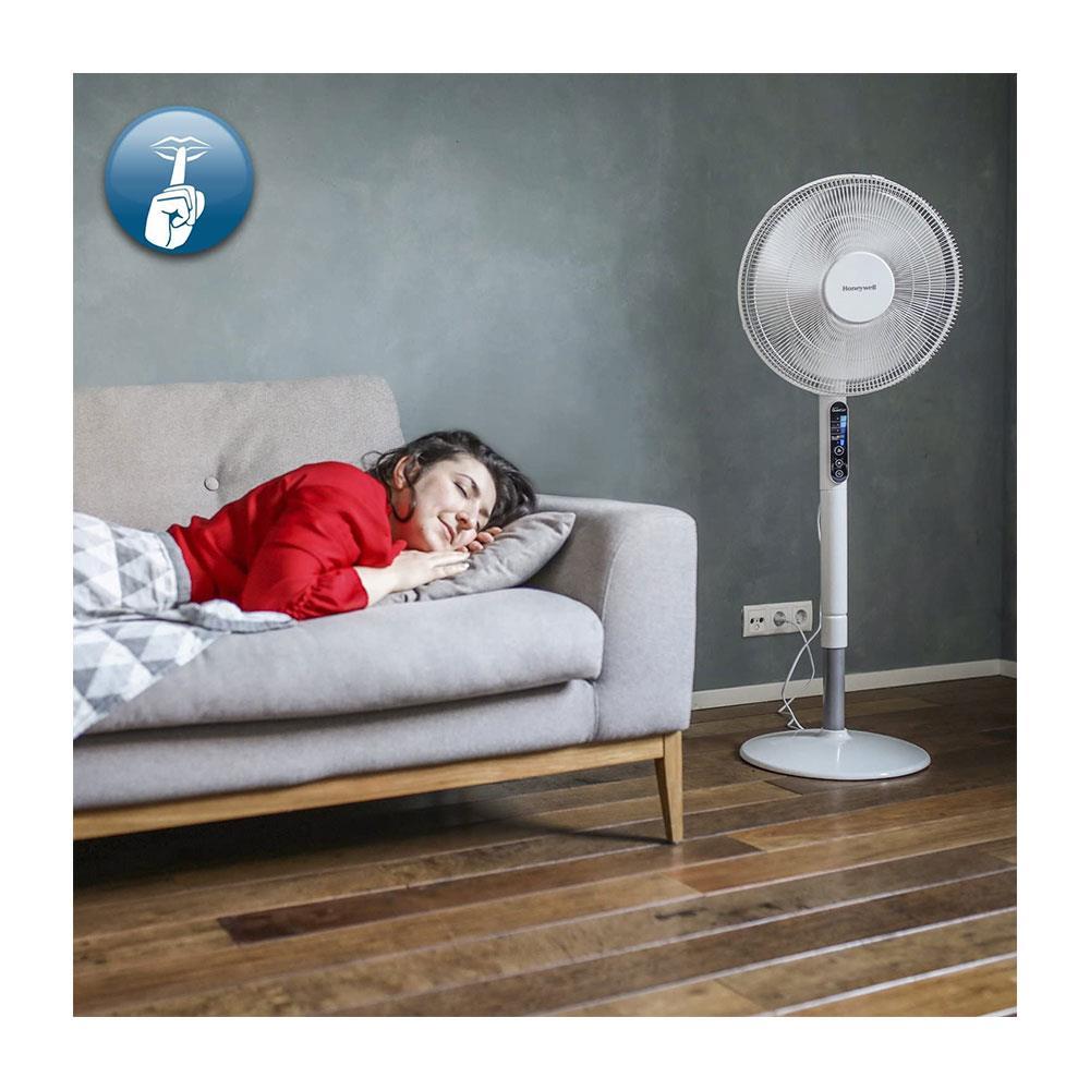 Honeywell Advanced QuietSet Oscillating Stand Fan (5 Speed Settings, Timer Function, Oscillating 70°, Height Adjustment, Remote Control, Easy to Use) HSF600W
