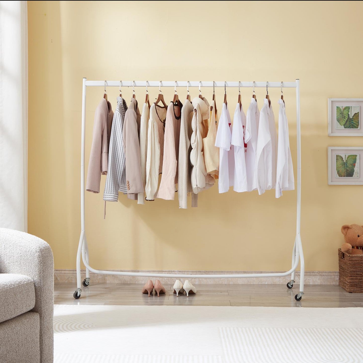 5ft x 5ft  Heavy duty clothes rail in white